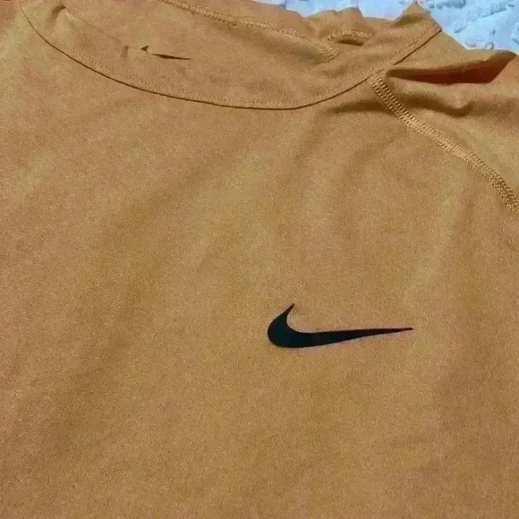 Nike Dri-Fit Orange Athletic Short Sleeve Shirt. Men’s Size Large - Picture 5 of 9